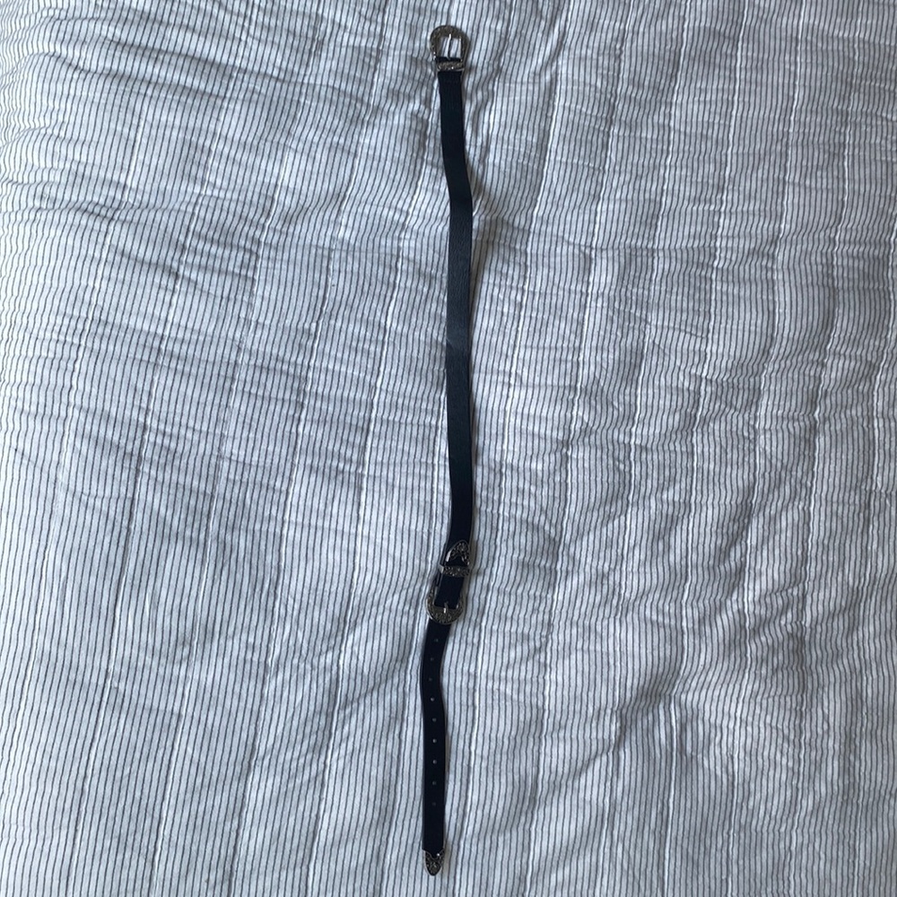 This is a belt from H&M. I am a size 6 at H&M.